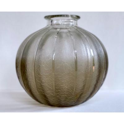 Schneider Vase